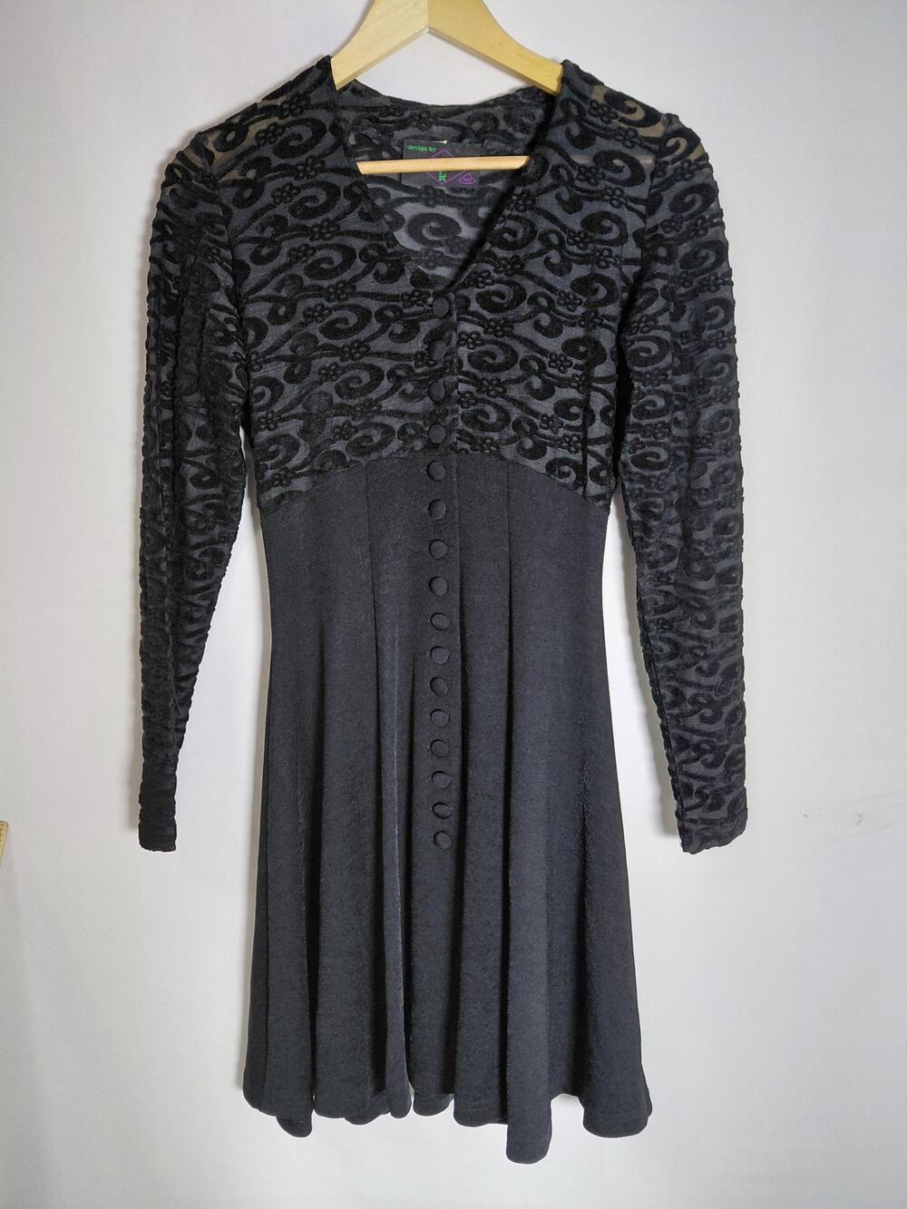 design by LULY K Black Patterned Dress Knee Length Women See Measurements